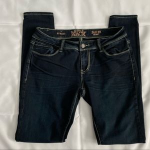 Buckle Black Fit. No. 53 Skinny Jean Size 26